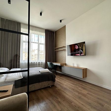 Romantic Apartments - In The Center Of Lviv , King-Size Bed Exterior foto